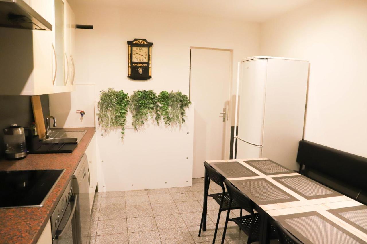 «Go West» Guest Rooms Wenen Buitenkant foto