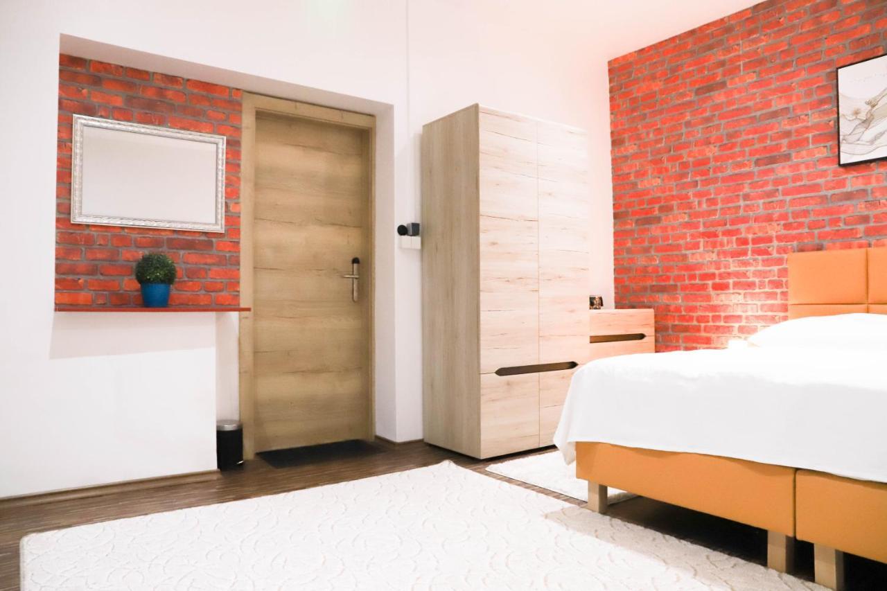 «Go West» Guest Rooms Wenen Buitenkant foto