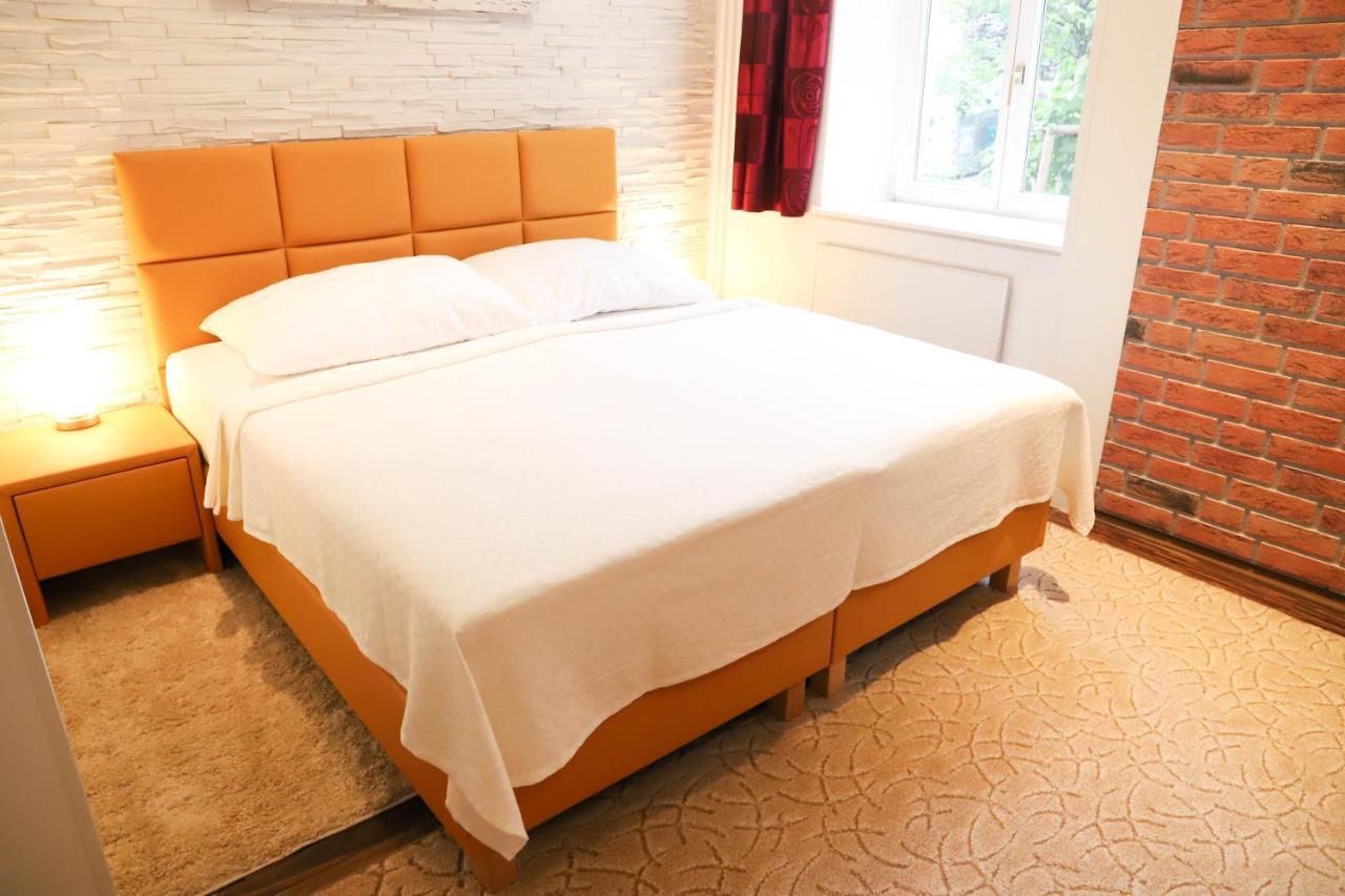 «Go West» Guest Rooms Wenen Buitenkant foto