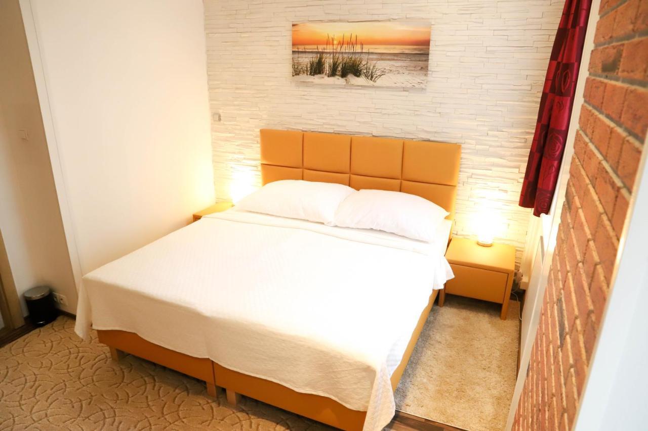 «Go West» Guest Rooms Wenen Buitenkant foto