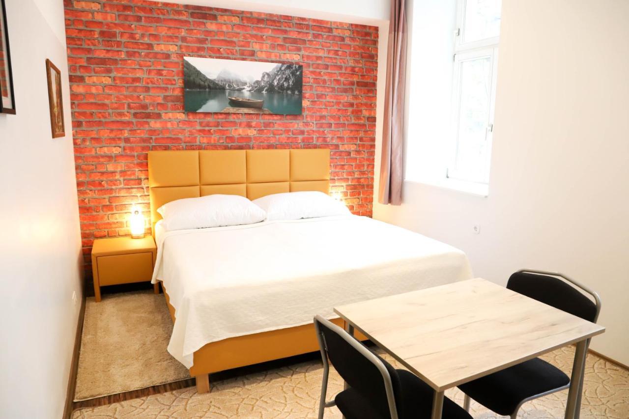 «Go West» Guest Rooms Wenen Buitenkant foto